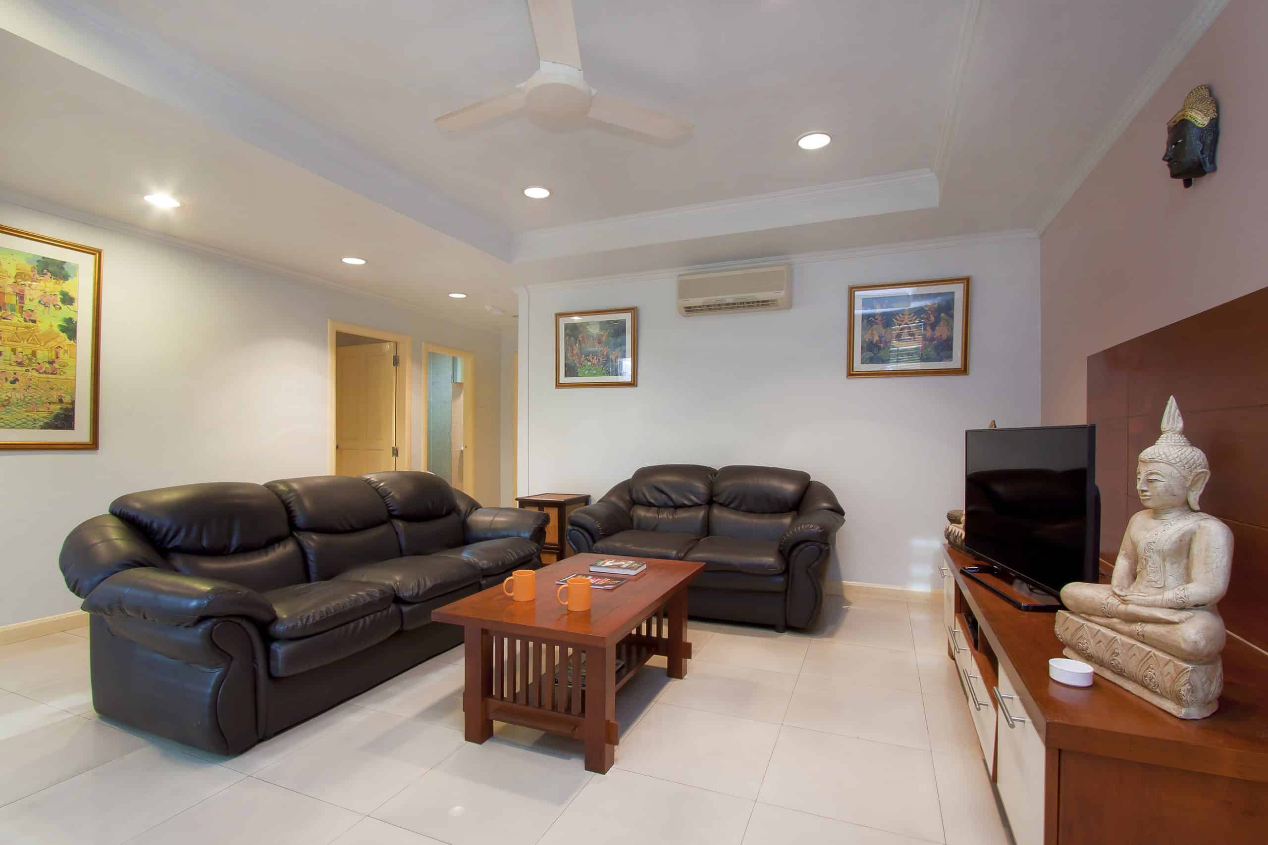 Savor a comfortable and cozy stay in our charming small studio apartment in Pattaya, featuring a stylish unit with a bed, kitchenette, private shower, air conditioning, and Wi-Fi for your comfort